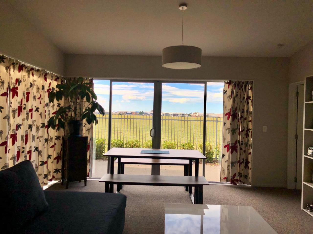 כרייסטצ'רץ' Lovely, Sunny, Home Sweet Home מראה חיצוני תמונה